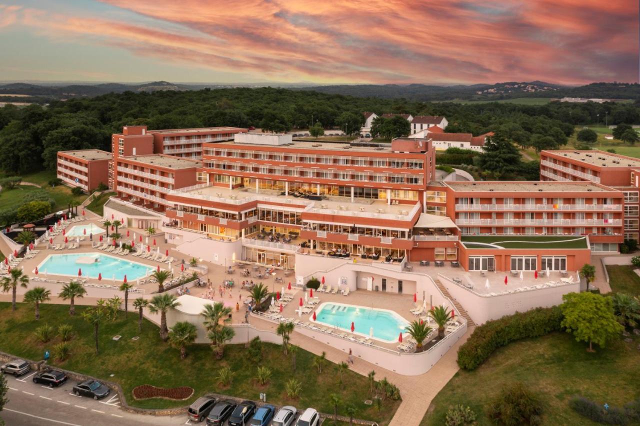 Hotel Albatros Plava Laguna Porec Exterior photo