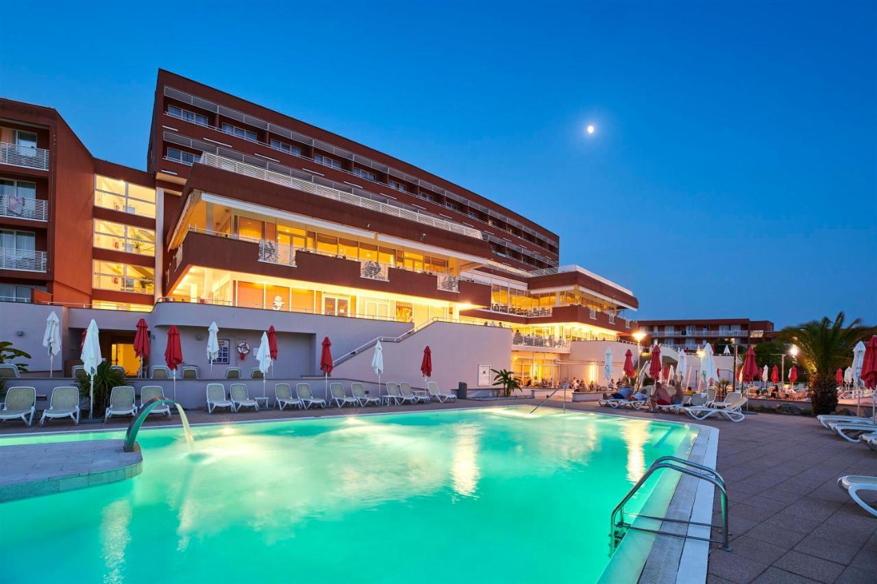 Hotel Albatros Plava Laguna Porec Exterior photo