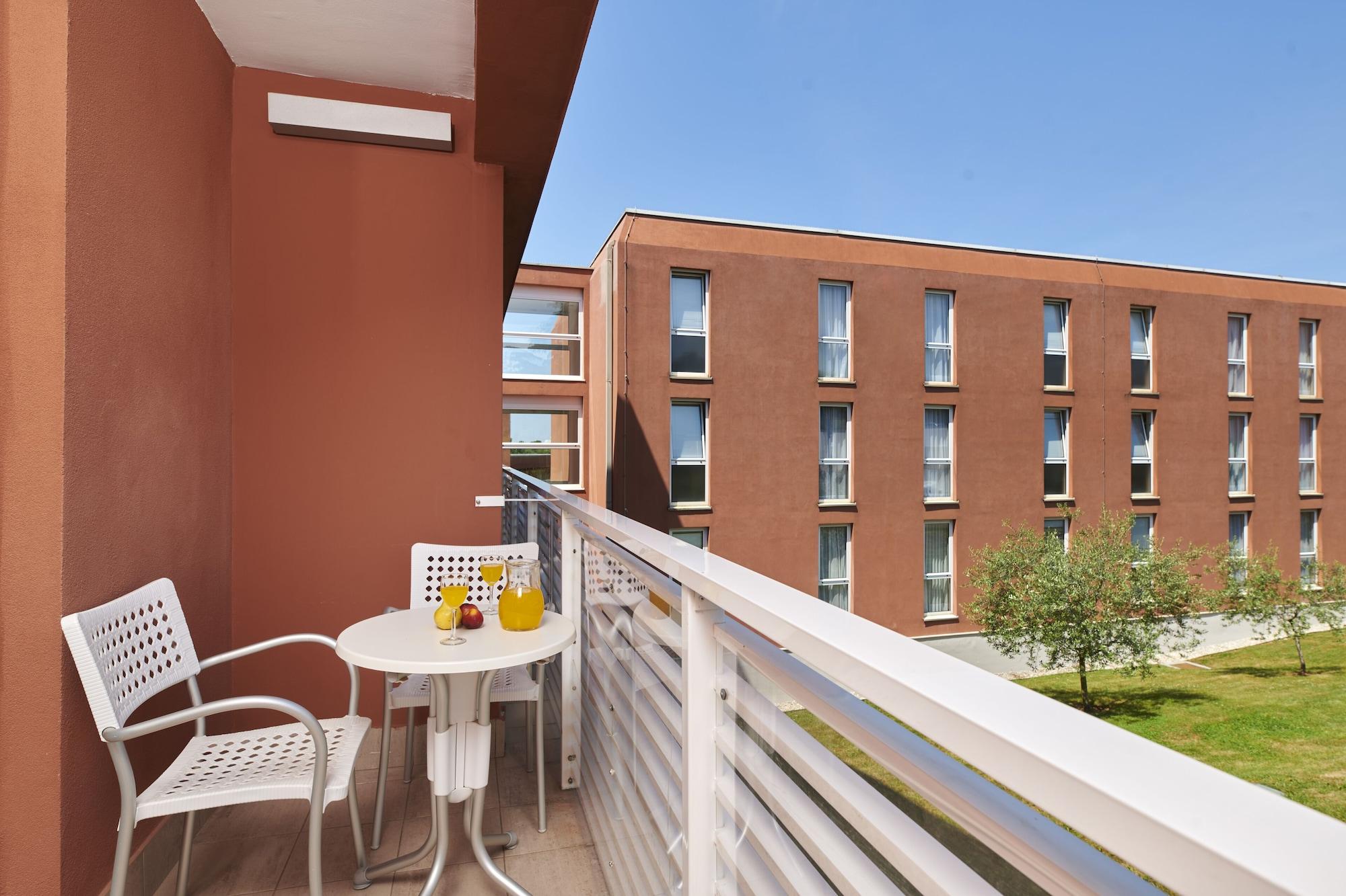 Hotel Albatros Plava Laguna Porec Exterior photo
