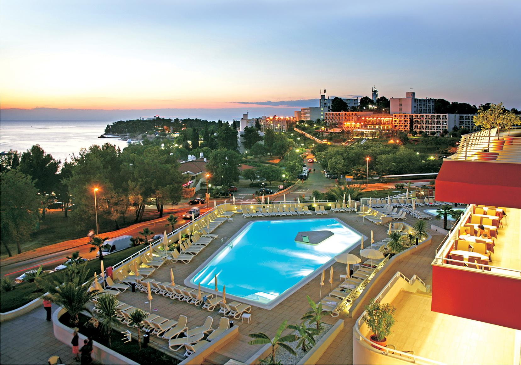 Hotel Albatros Plava Laguna Porec Exterior photo