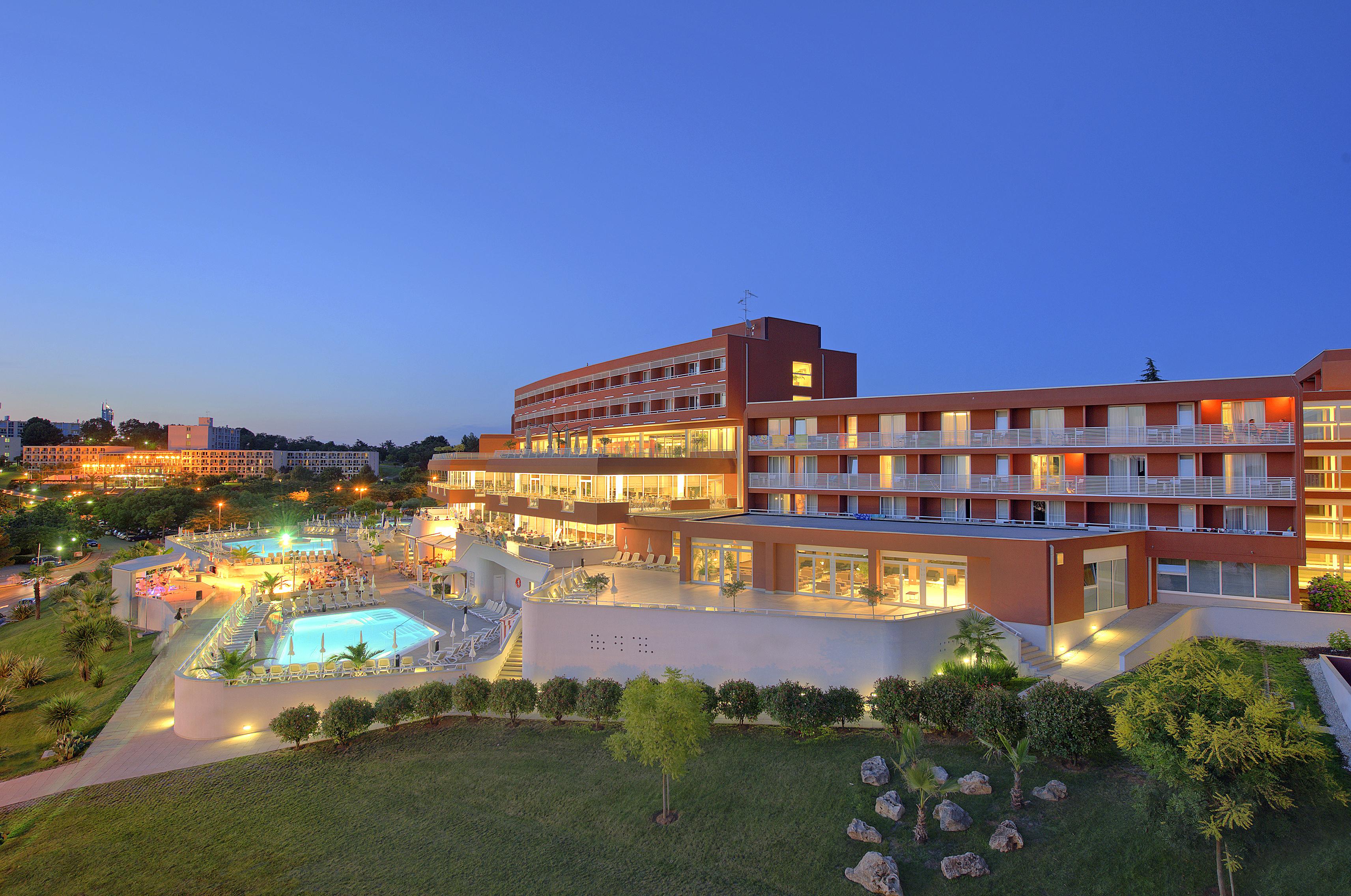 Hotel Albatros Plava Laguna Porec Exterior photo